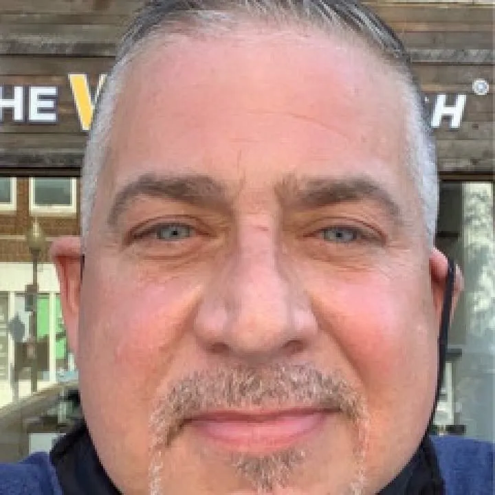 Hugetitfetishguy Photo On Jungo Live