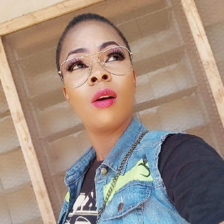 Roselyn Photo On Jungo Live