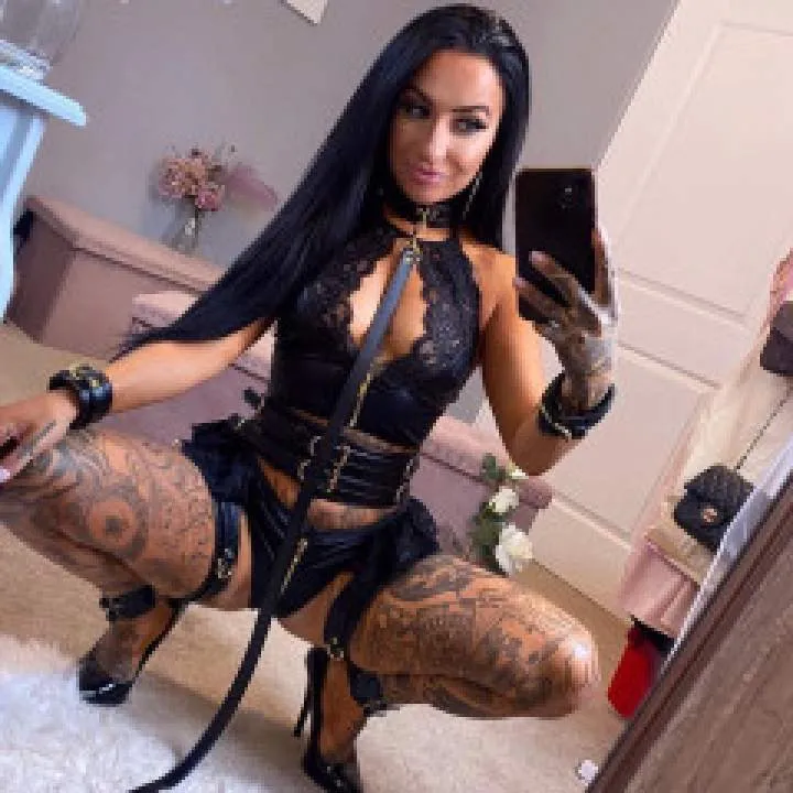 Mistress Nikky Photo On Jungo Live