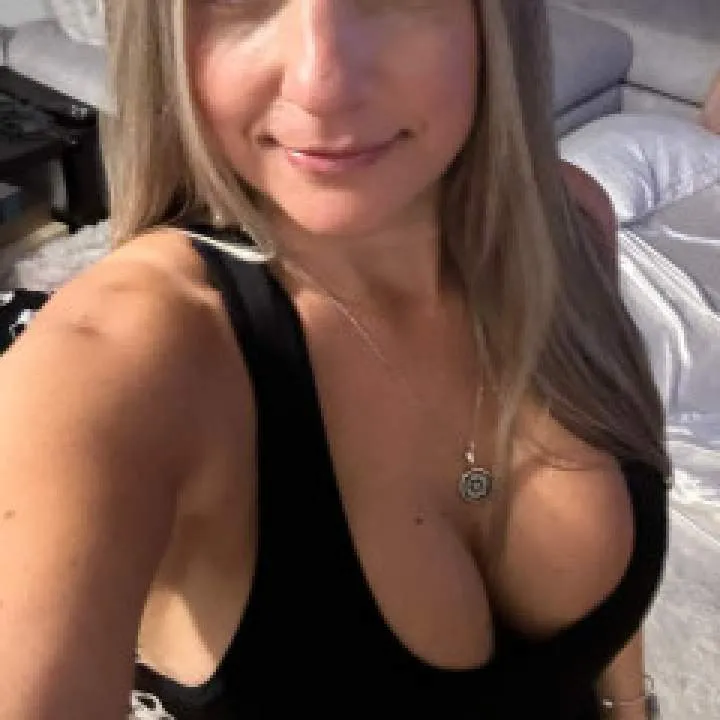 Shes Crafty ........ Photo On Jungo Live