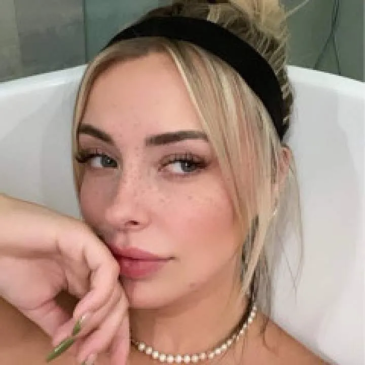 Mistress Laura⚡️ Photo On Jungo Live