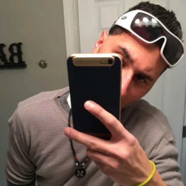 Neon Pleasure Photo On Jungo Live