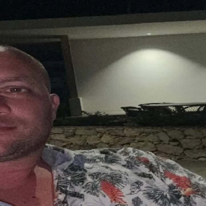 Mr & Mrs Photo On Jungo Live