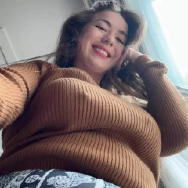 Bell Julie Photo On Jungo Live