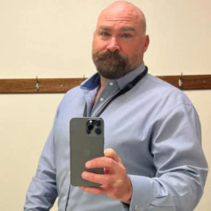 Chris.... Photo On Jungo Live