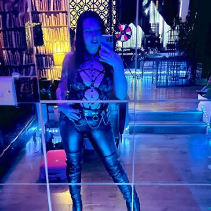 Mistress Ann Photo On Jungo Live