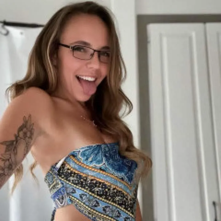 Angelina Summer Photo On Jungo Live