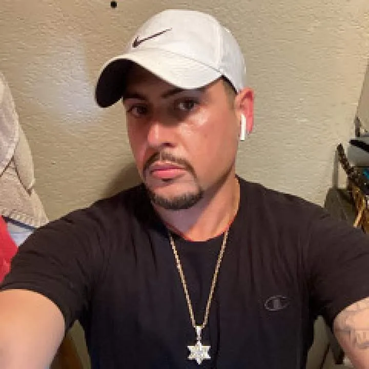 Aron Castro Photo On Jungo Live