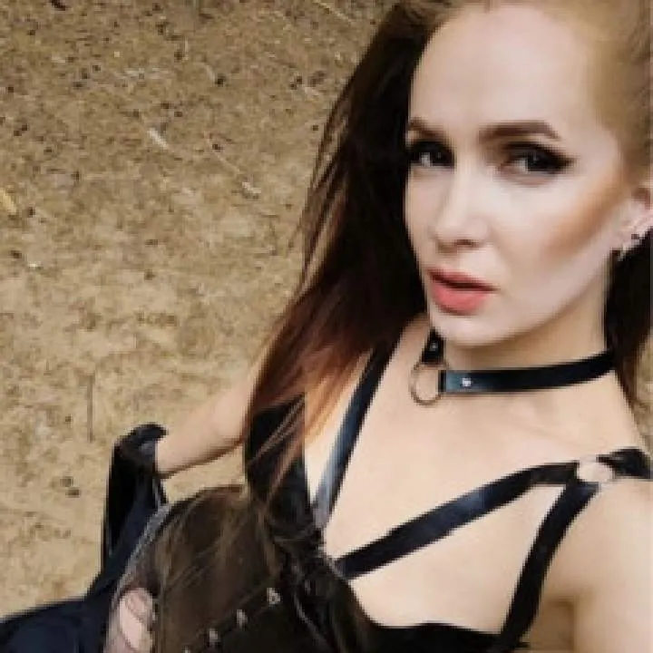 Katiemarin Photo On Jungo Live