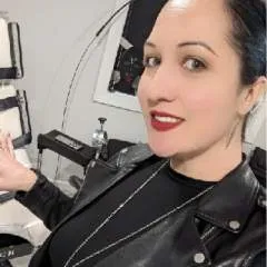 Mistress Hannah Viola