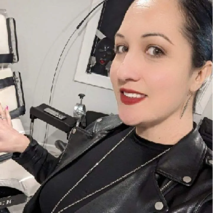 Mistress Hannah Viola Photo On Jungo Live