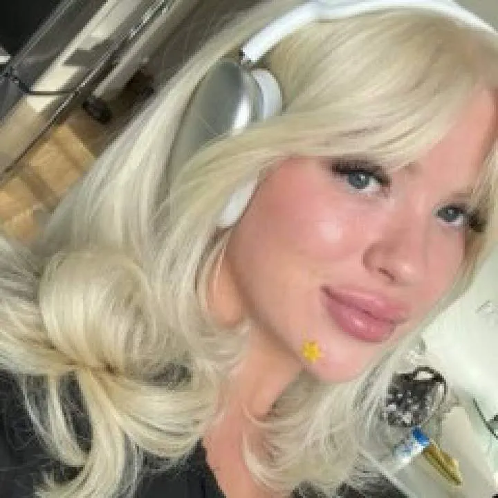 Samanthakin Photo On Jungo Live