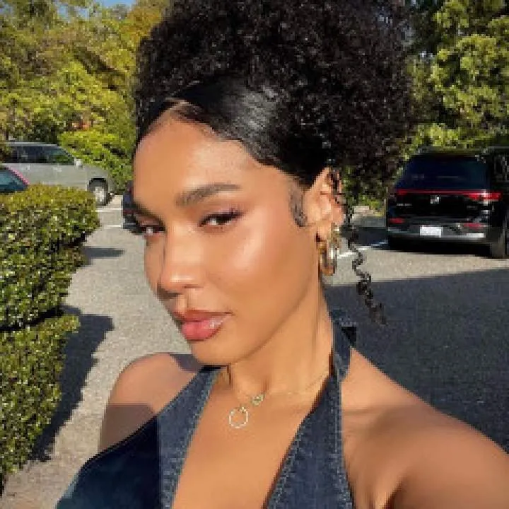 Shenna Photo On Jungo Live