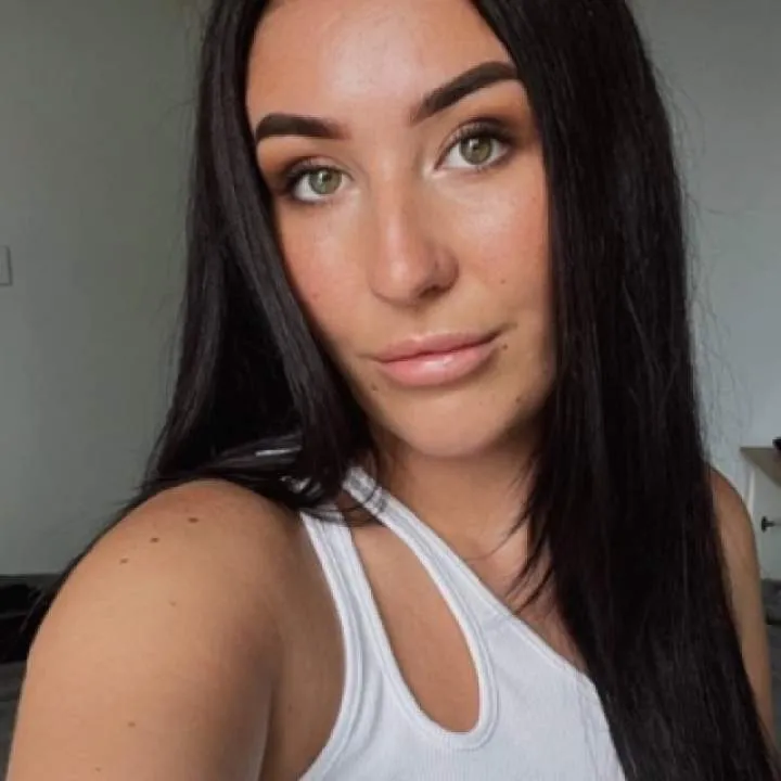 Miss Moore Photo On Jungo Live