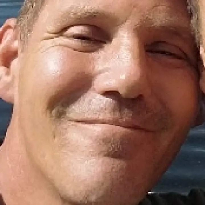 Kneeling Grovelling Karlo Photo On Jungo Live