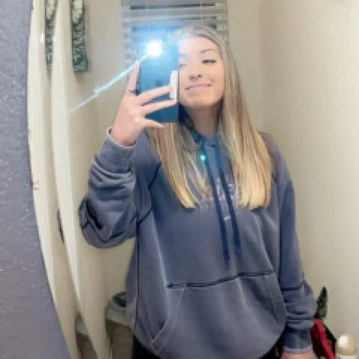 Claudia Photo On Jungo Live