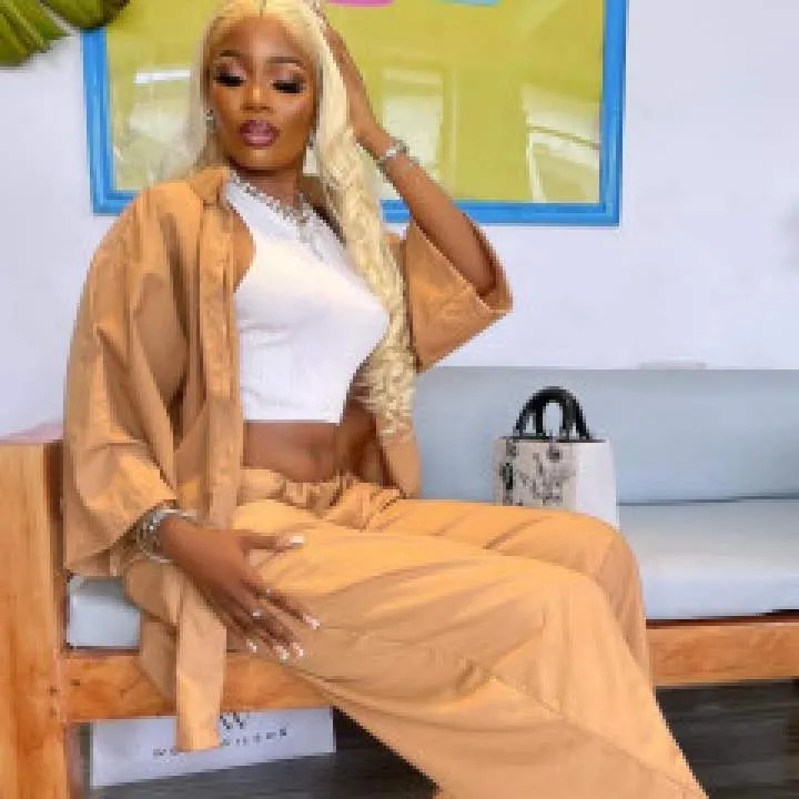 Dee Photo On Jungo Live