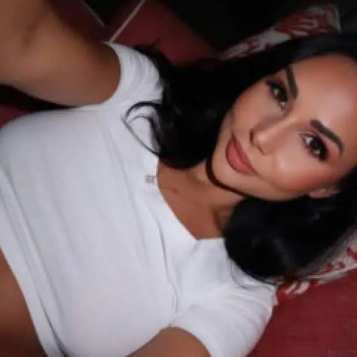 Elizabeth Photo On Jungo Live