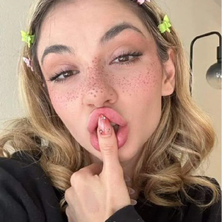 Emily Photo On Jungo Live