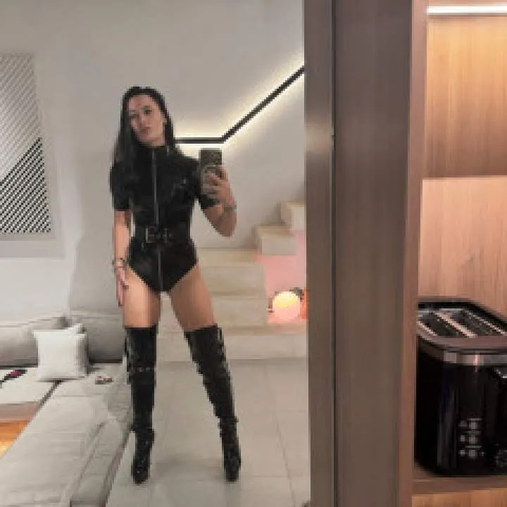 Mistress Kim Photo On Jungo Live