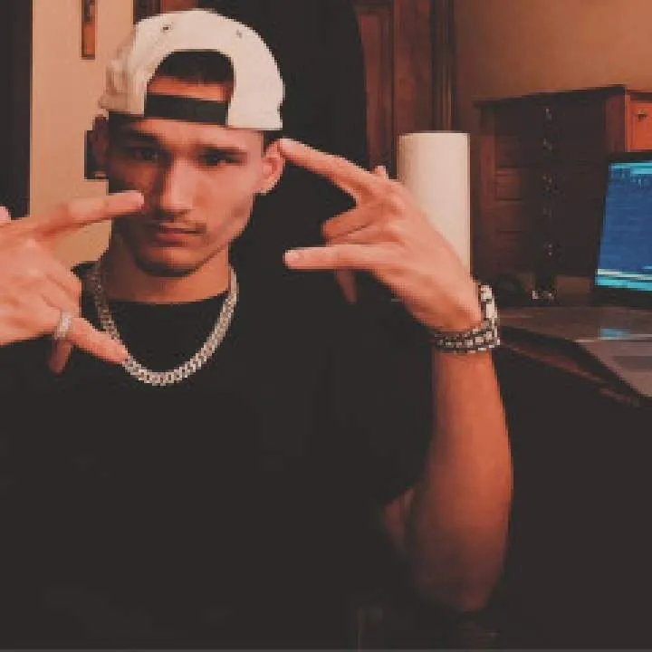 Mike Photo On Jungo Live