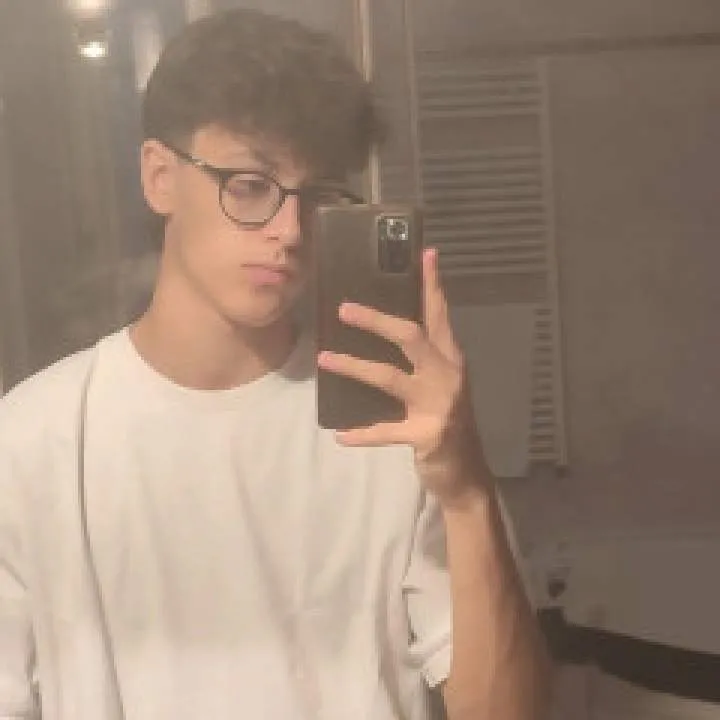 Davide Photo On Jungo Live