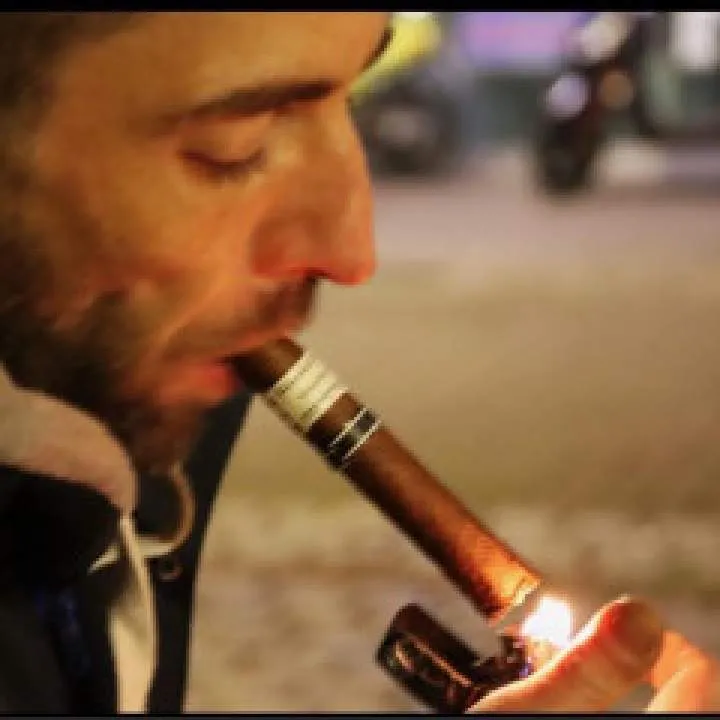 Gi***mo Photo On Jungo Live