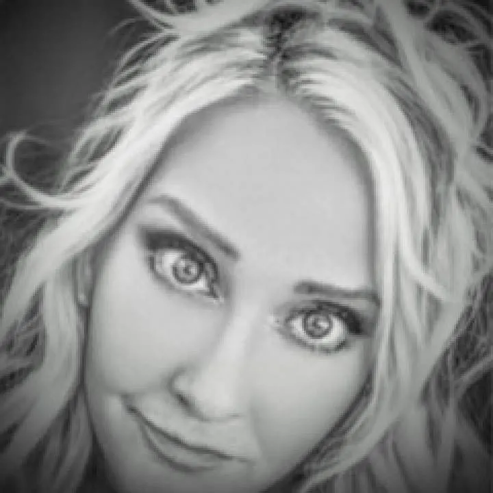 Sarrah Photo On Jungo Live