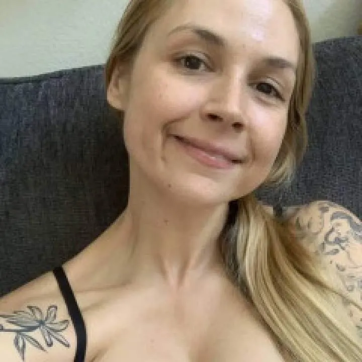 Lora Photo On Jungo Live