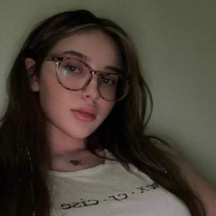 Mia Photo On Jungo Live