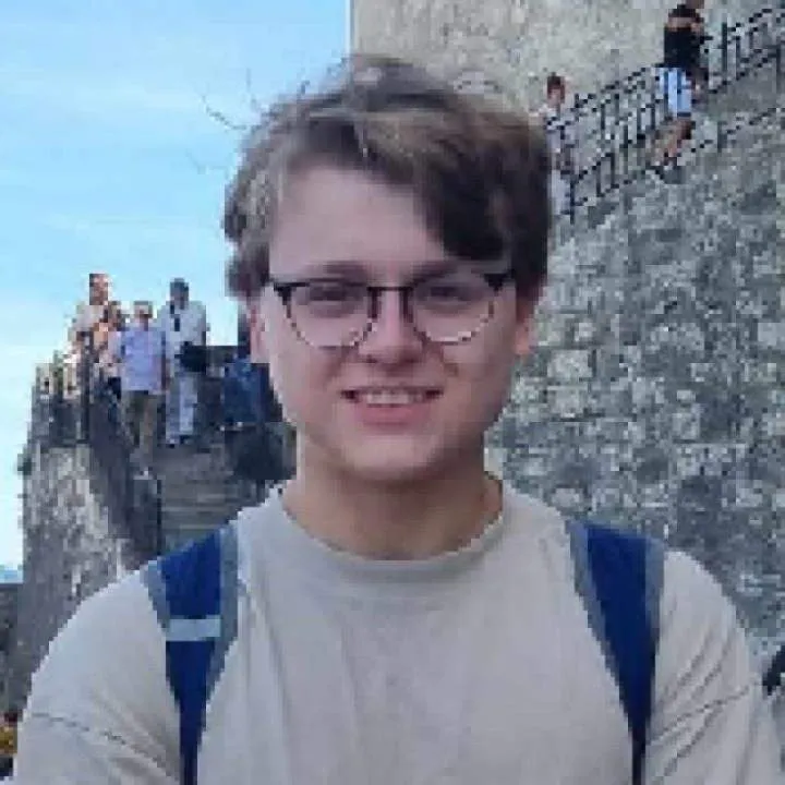 Young Sub Photo On Jungo Live