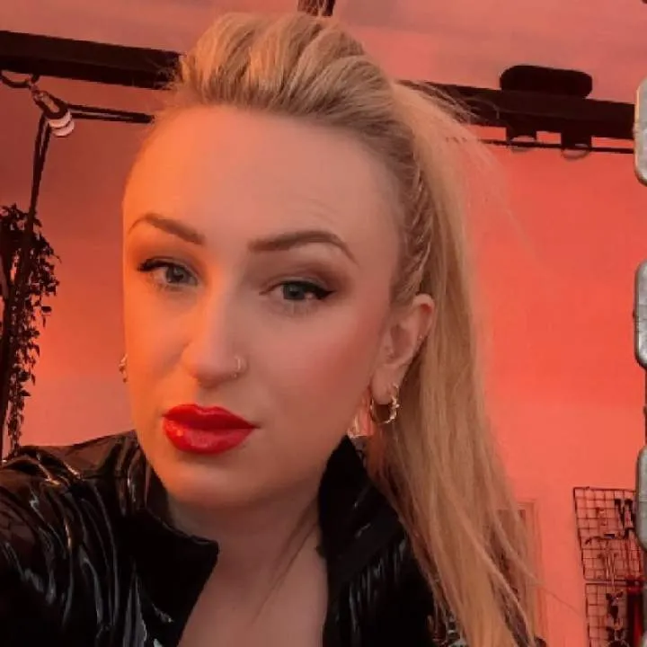 Mistressanna Photo On Jungo Live