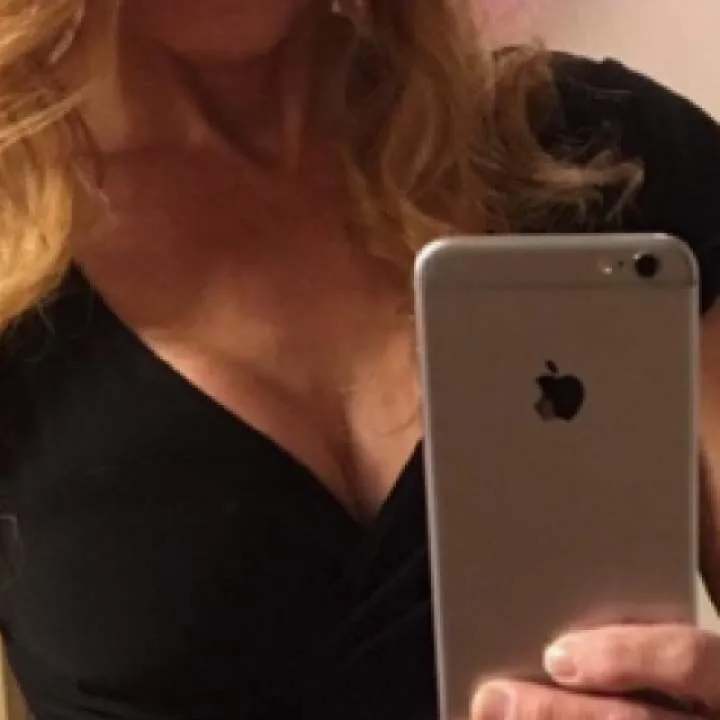 Deedee Photo On Jungo Live