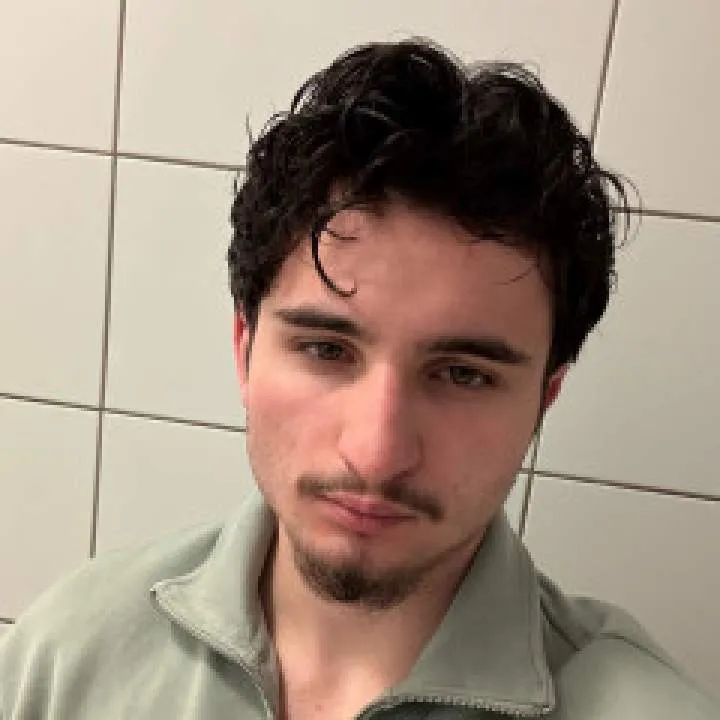 Bünyamn Photo On Jungo Live