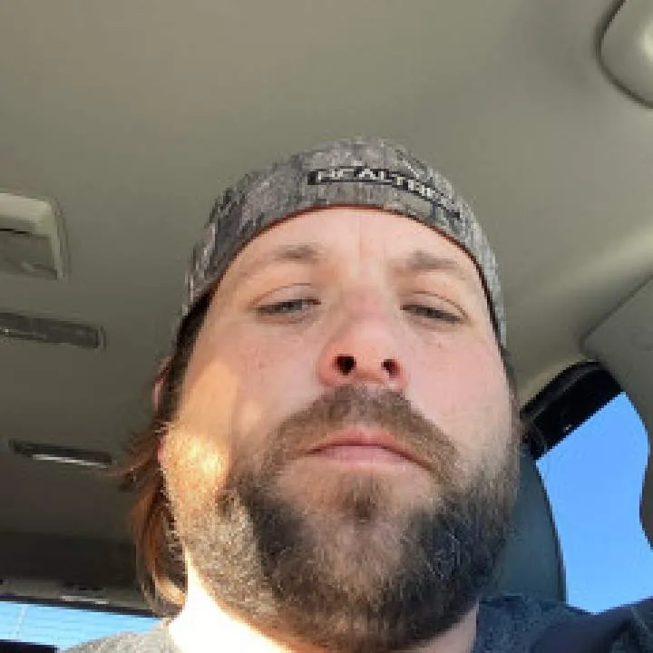 James........ Photo On Jungo Live