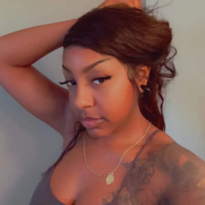 Ellie Photo On Jungo Live