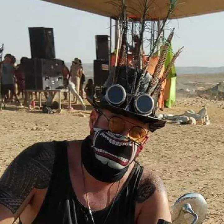 Mrblue........ Photo On Jungo Live