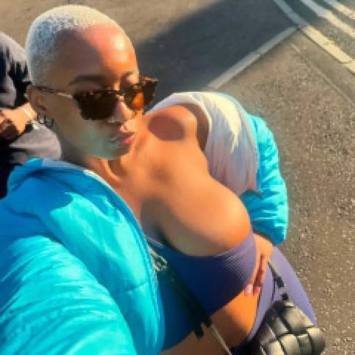 Lady Brown Photo On Jungo Live