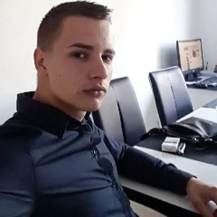 M. Photo On Jungo Live