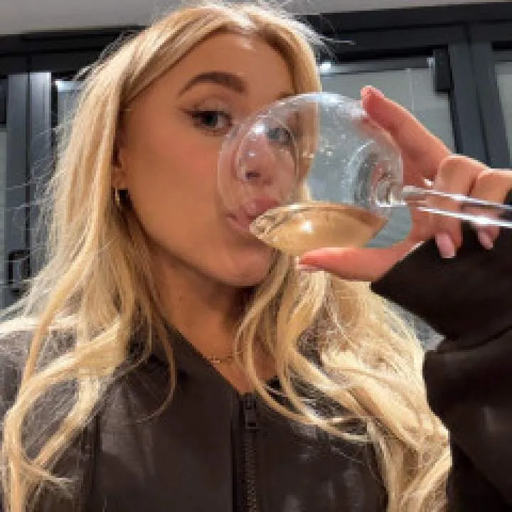 Mistress Sarah Photo On Jungo Live