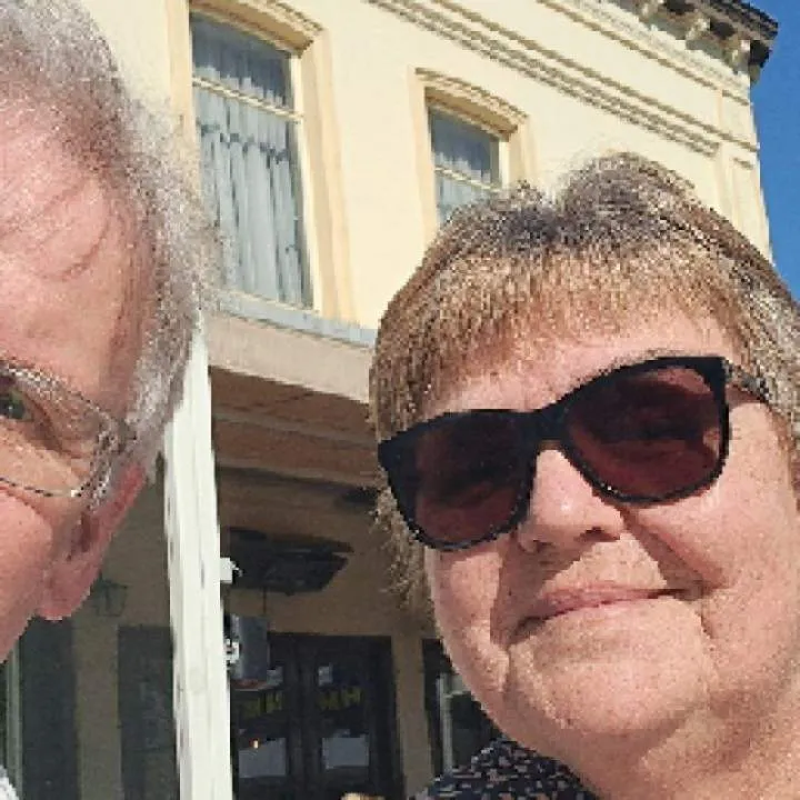 Tonas Photo On Jungo Live