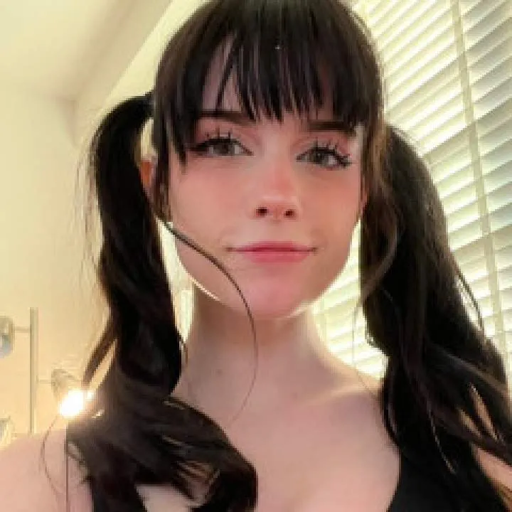 Emma Photo On Jungo Live