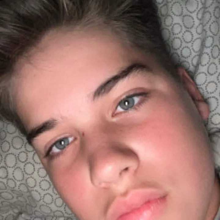 Max Photo On Jungo Live