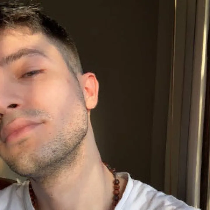 Adam Photo On Jungo Live