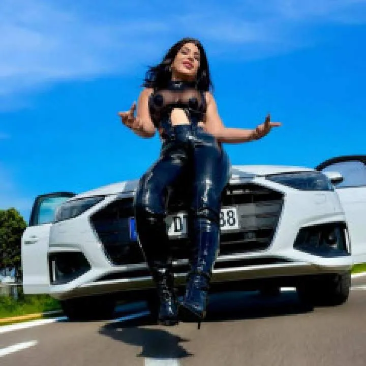 Alphagoddessayse Photo On Jungo Live