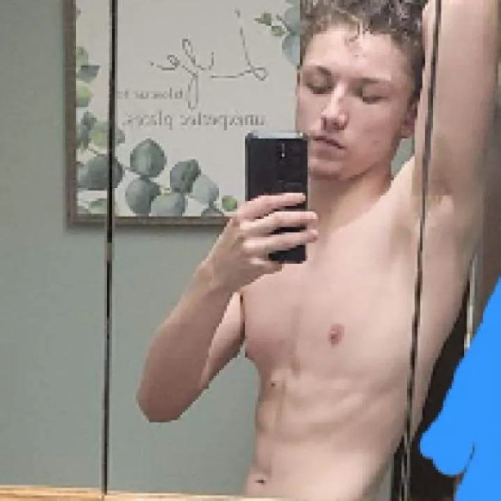 Brayden Smith Photo On Jungo Live