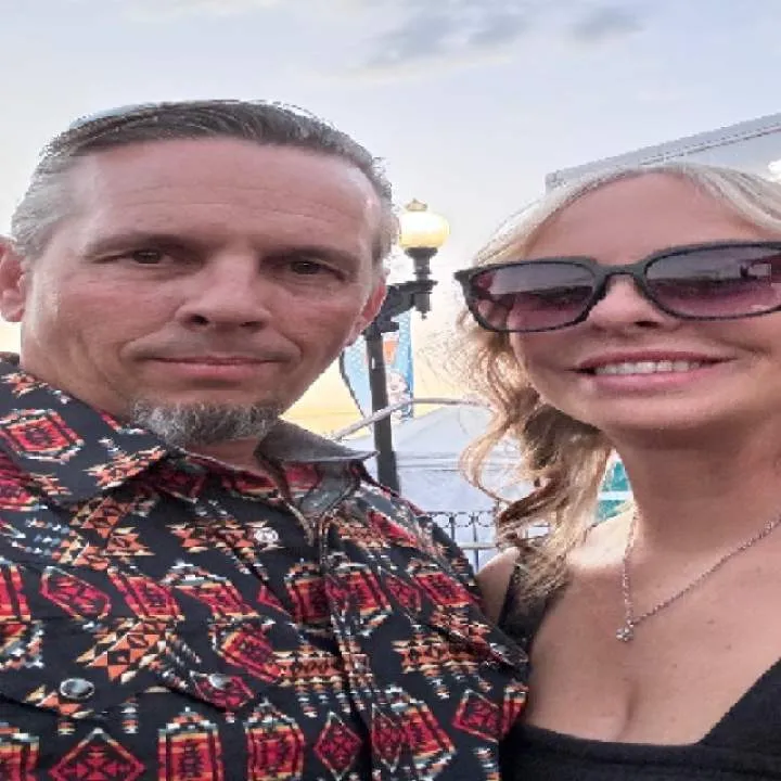 C & B Photo On Jungo Live