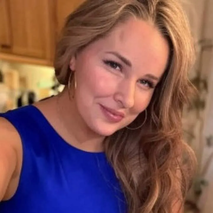 Mina 23 Photo On Jungo Live